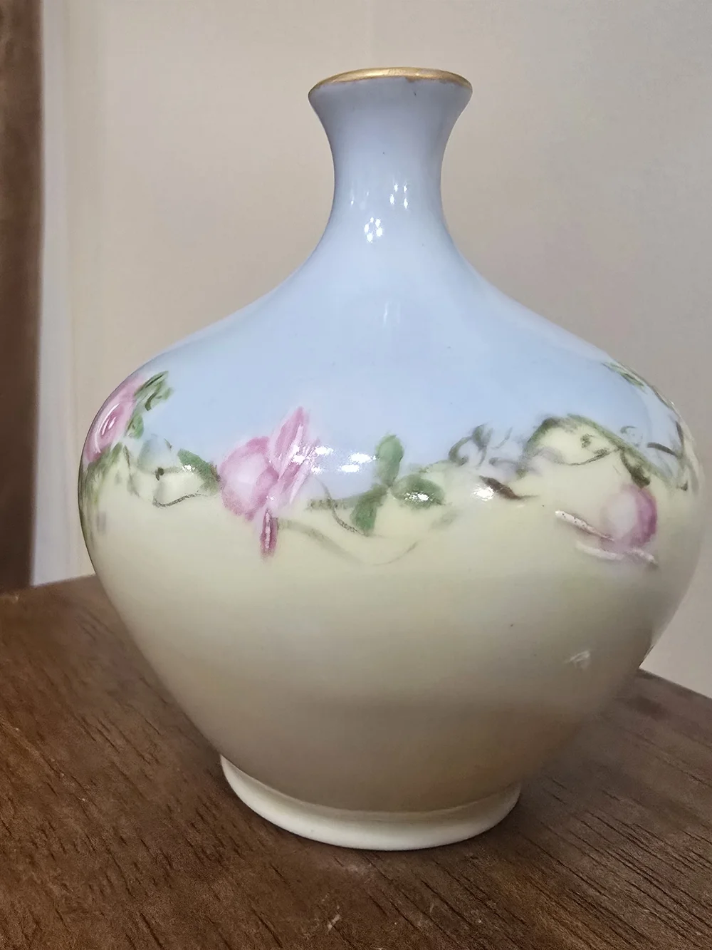 SIGNED Antique OE&G Royal Austria Hand Painted Porcelain Vase Pink Roses Artist
